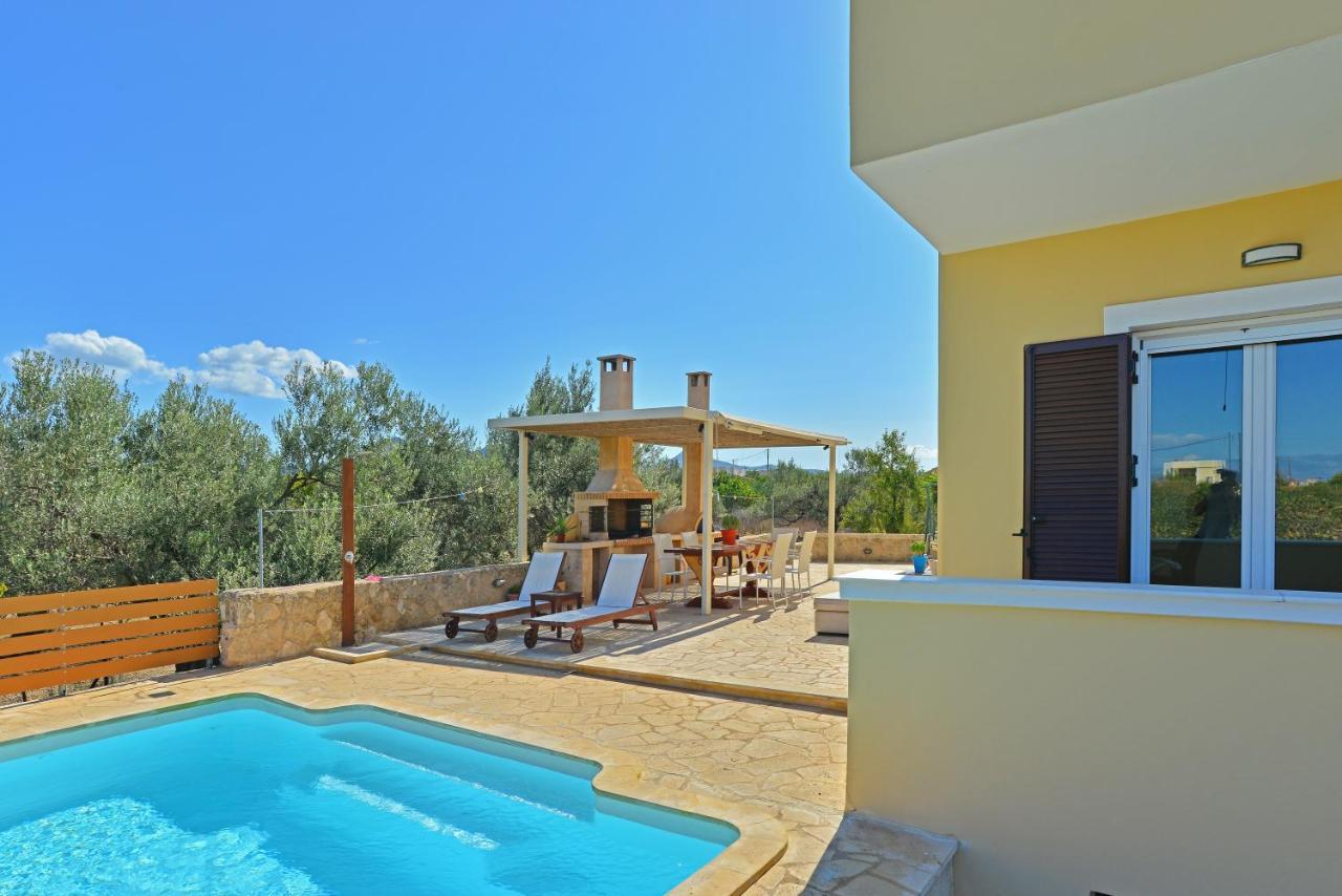 Villa Konstantinos 6 Bedrooms Aegina Bagian luar foto