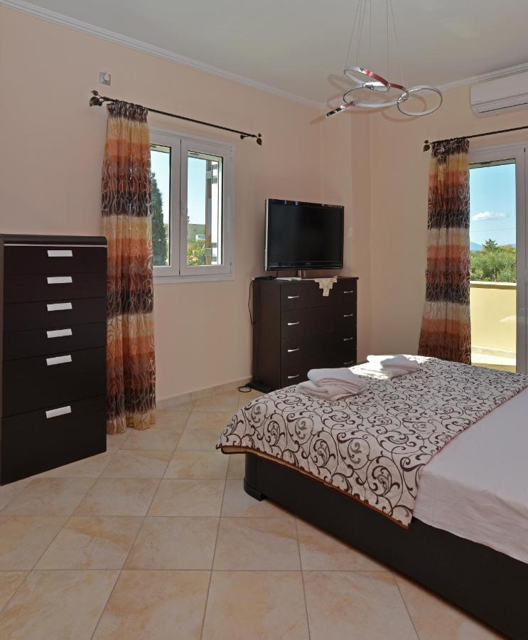 Villa Konstantinos 6 Bedrooms Aegina Bagian luar foto